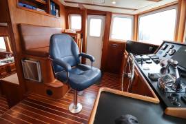 2014 Offshore Adventure Yacht, $ 988,800